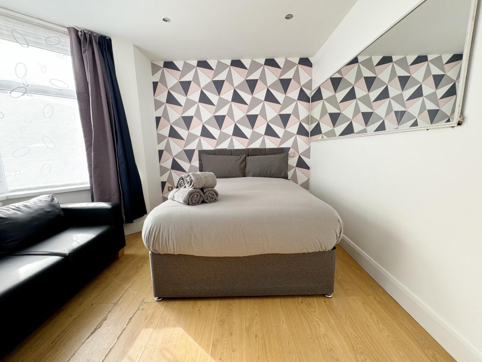 Privatunterkunft Budget Double In Acton, Near & Heathrow *